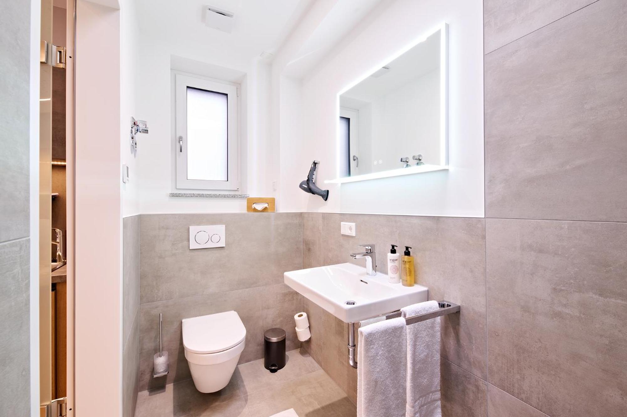 Xzllenz Traum Studio-Apartment, Frei-Parken, U-Bahn, Kueche Nürnberg Dış mekan fotoğraf
